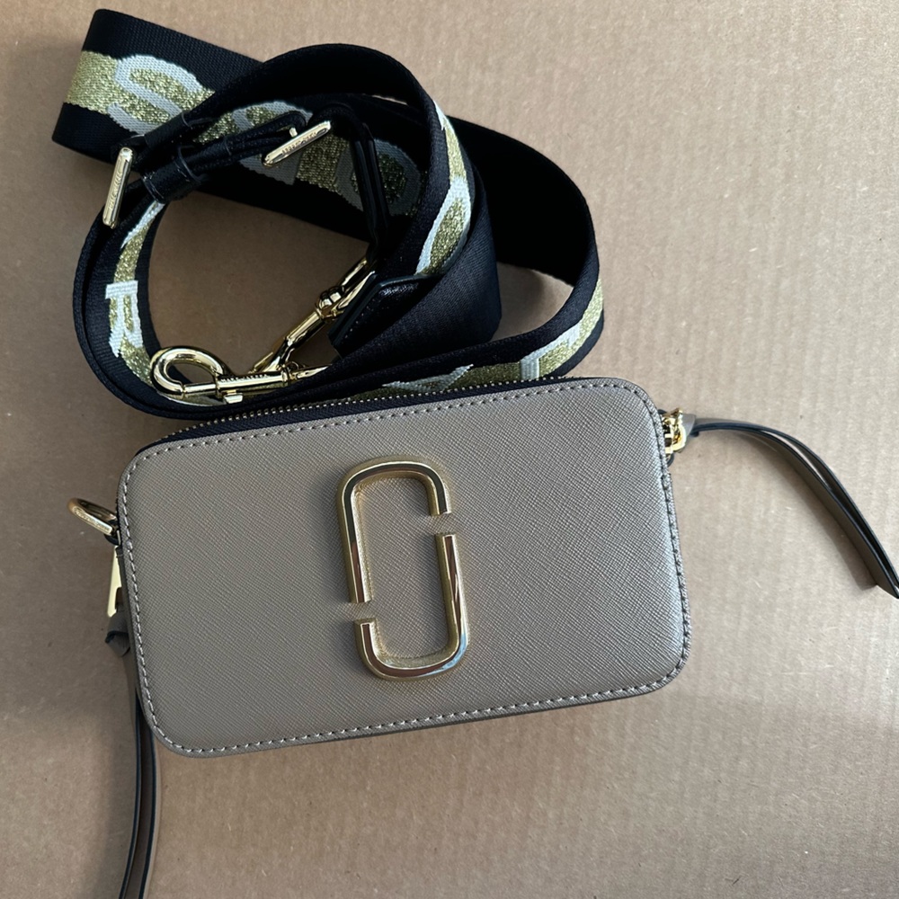 EUC Marc Jacobs Snapshot crossbody bag